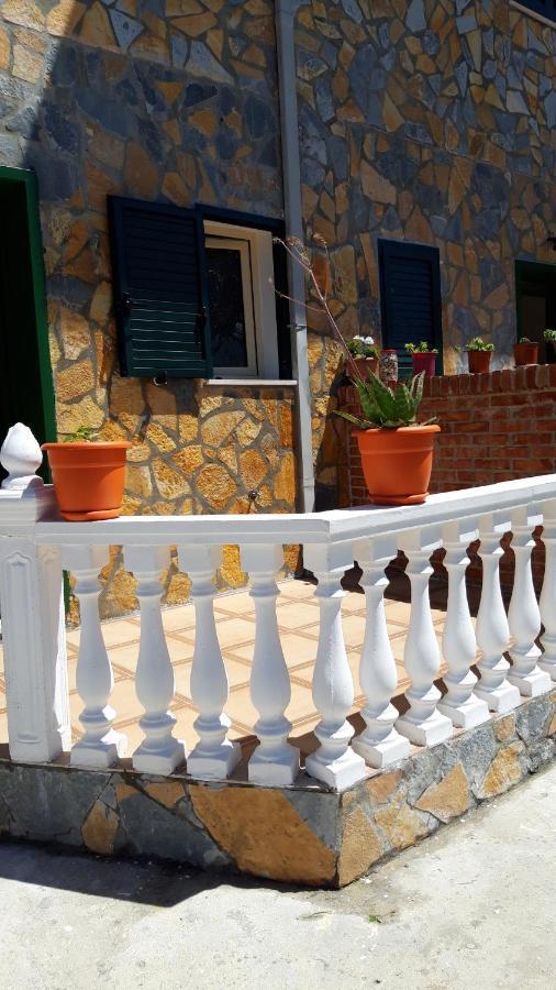 Villa Fredi Orikum Luaran gambar